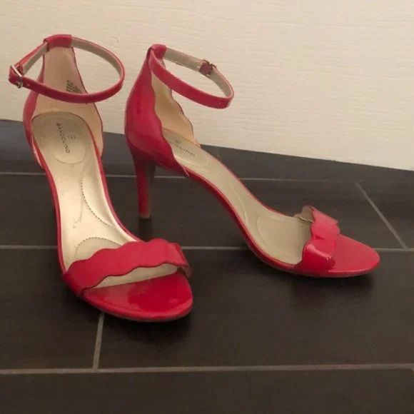 Scallop Strap Faux Patent Leather Red Heels 👠 - Picture 1 of 5